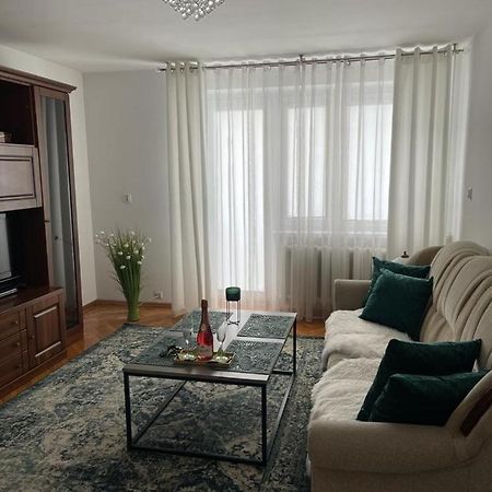 Green Apartment Kolo  Bagian luar foto